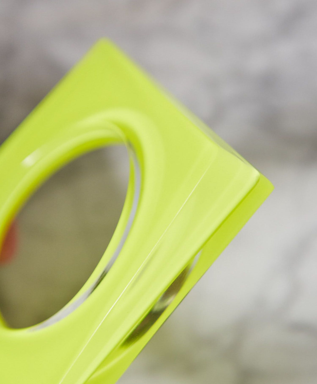 THEA NEON– MITTSU
